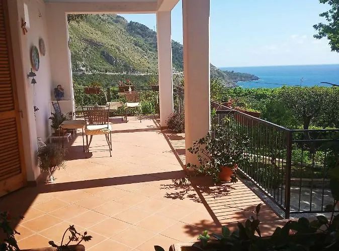 La Casa Del Gelso לינה וארוחת בוקר