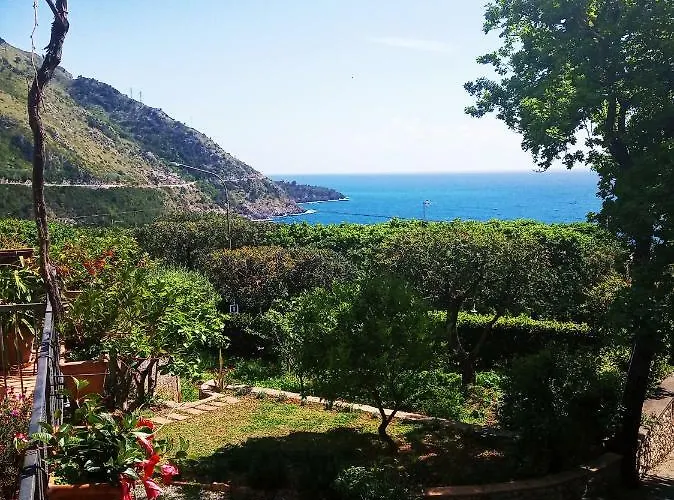 La Casa Del Gelso Bed & Breakfast Acquafredda